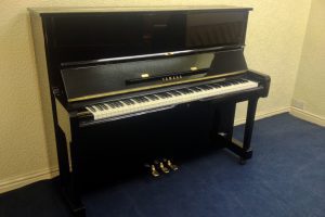 yamaha upright piano